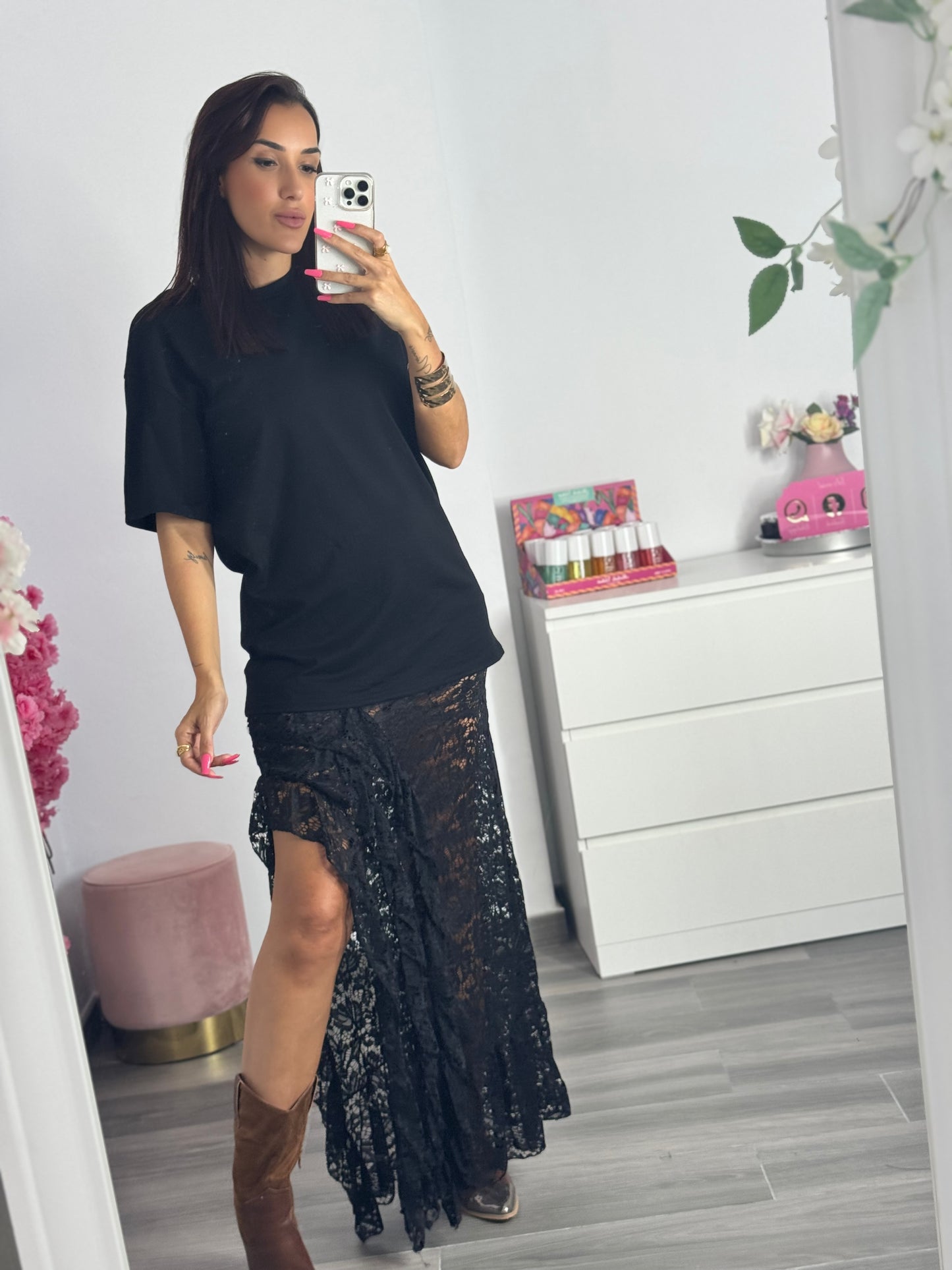 Falda encaje negra