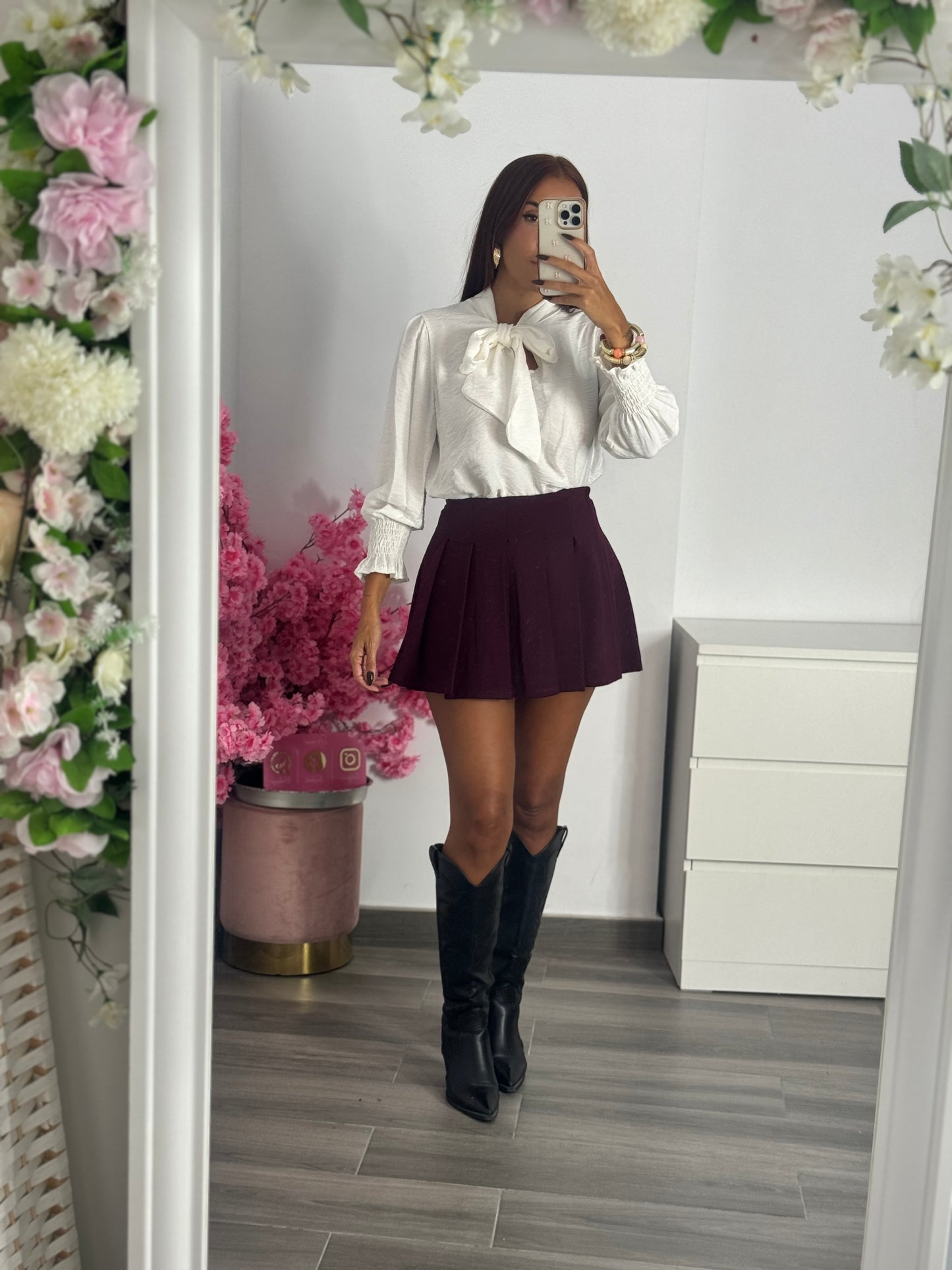 Falda plisada burdeos