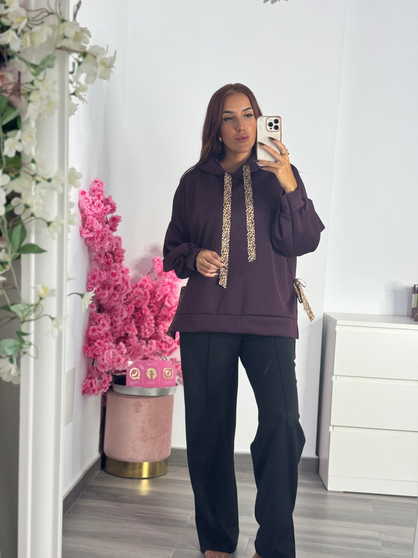 Sudadera detalles leo