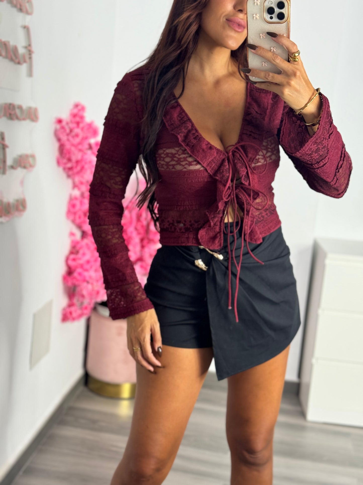 Blusa anudada encaje