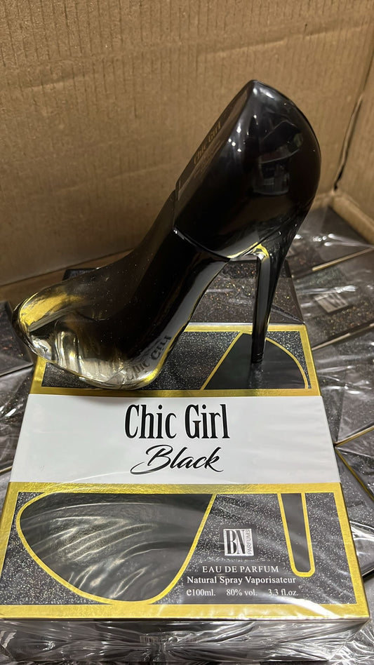 Chic girl black