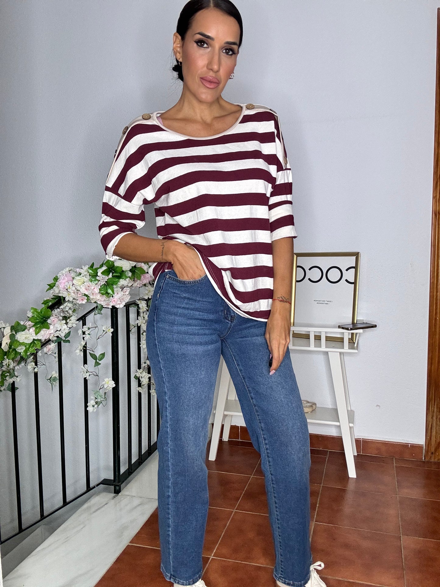 Camiseta botones hombro