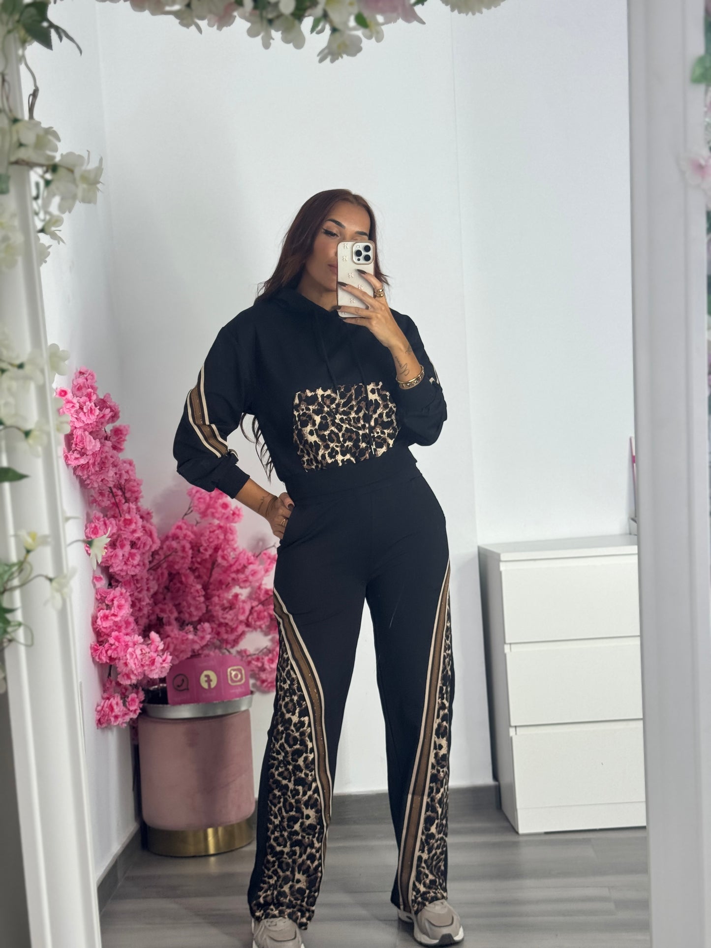 Conjunto leopardo negro