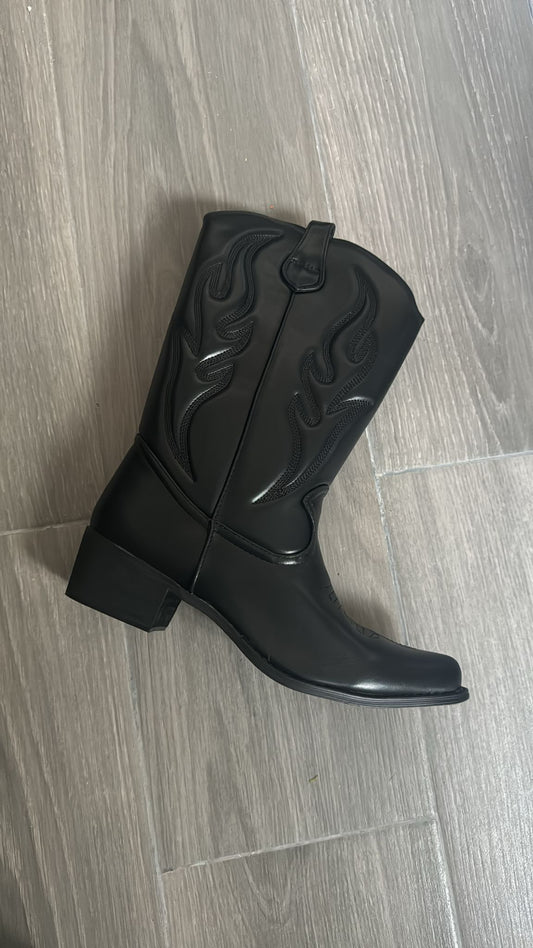 Bota negra